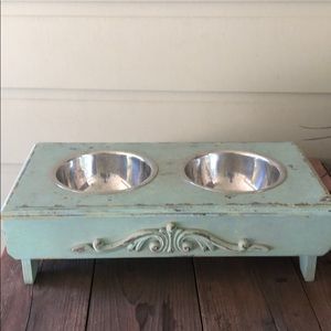 Shabby Chic pet feeder